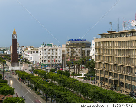 Streets of the new town of Tunis, Tunisia / Avenue Habib Bourguiba, Tunis 125574078