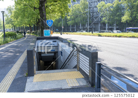 Subway entrance on the side of the road, Tokyo Subway entrance on the side of the road, Tokyo 125575012
