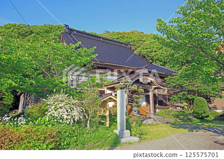 Naritsuji Temple (Joetsu) 125575701