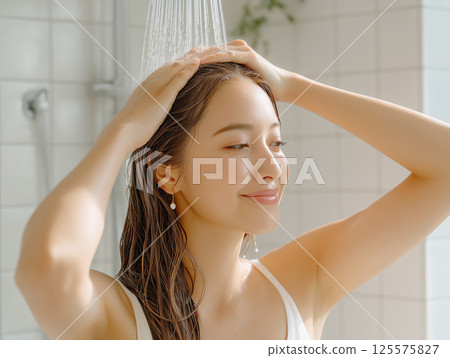 美麗的日本女人洗頭 125575827