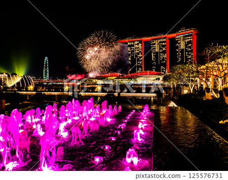 新加坡濱海灣金沙煙火 新加坡濱海灣金沙煙火 125576731