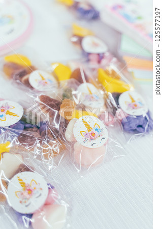 Unicorn-Themed Candy Bags for Children's Party Favor 125577197