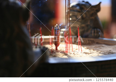 Temple incense incense, smoke, fullness of spirit 125578440