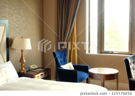 Hotel's bedroom 125578850