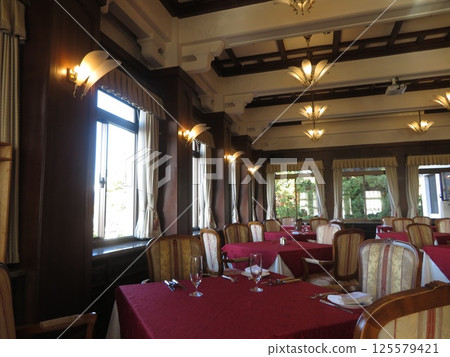 蒲郡古典酒店的主餐廳 125579421