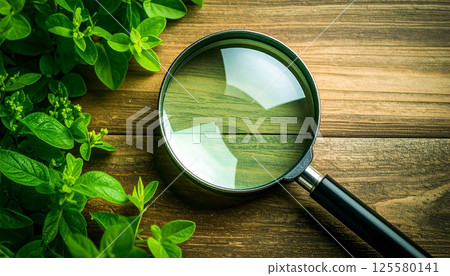 Magnifying glass copy space/FAQ3 125580141