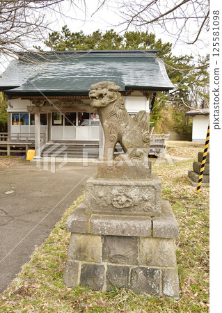 Photographing the grounds of Shionori Hachiman Shrine in spring in Hakodate, Hokkaido Photographing the grounds of Shionori Hachiman Shrine in spring in Hakodate, Hokkaido 125581098