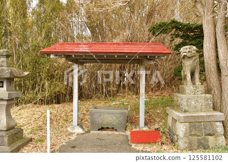 拍攝北海道函館市春天的鹽場八幡神社 125581102