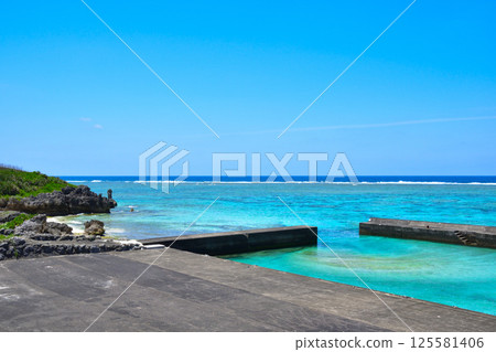 與論島宇勝漁港 125581406