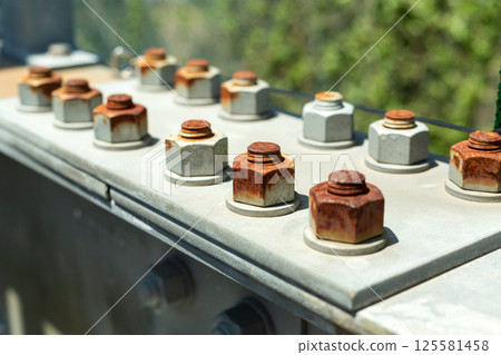 Rusty old bolt screw 125581458