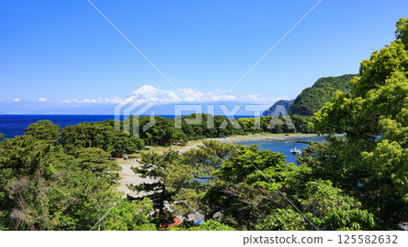 Suruga Bay and Mt. Fuji as seen from Toda Fishing Port 125582632