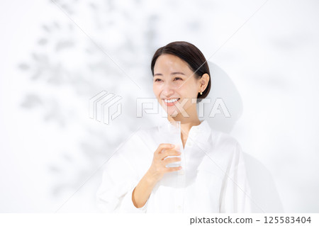 Mineral water for women 125583404