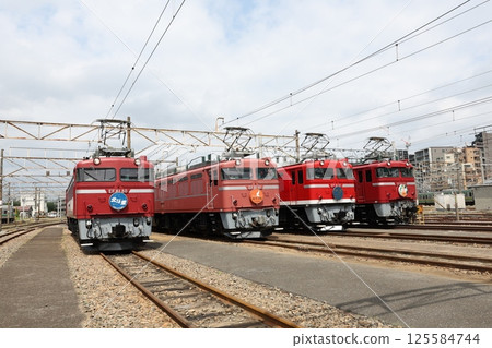 EF 81 electric locomotive 125584744