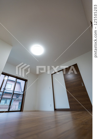 Old house renovation Renovation completed 125585203