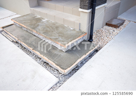 住宅圖片：入口門廊底座，磁磚更換 125585690