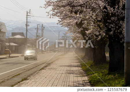 Dusty road 125587679