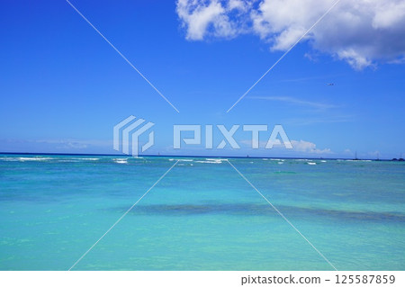 The blue sea of Hawaii The blue sea of Hawaii 125587859