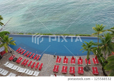 Sheraton Waikiki Pool 125588532