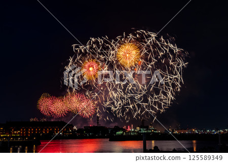 Minatomirai Smart Festival Fireworks Display Minatomirai Smart Festival Fireworks Display 125589349
