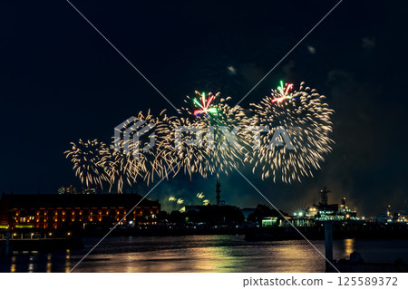 Minatomirai Smart Festival Fireworks Display Minatomirai Smart Festival Fireworks Display 125589372