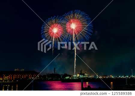 Minatomirai Smart Festival Fireworks Display 125589386