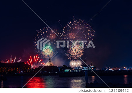Minatomirai Smart Festival Fireworks Display 125589422