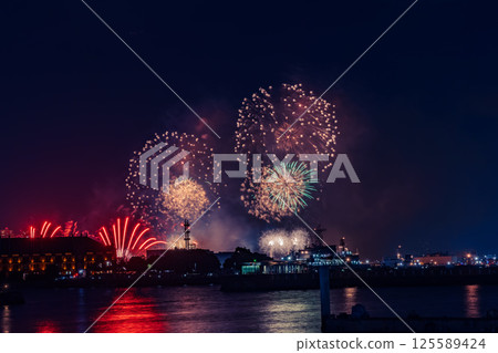 Minatomirai Smart Festival Fireworks Display 125589424