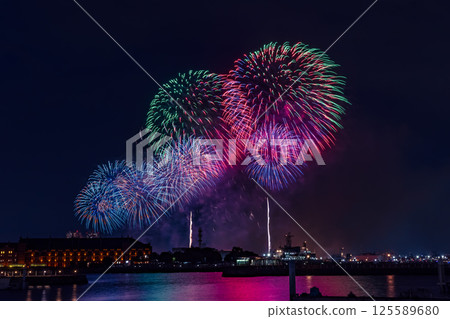Minatomirai Smart Festival Fireworks Display Minatomirai Smart Festival Fireworks Display 125589680