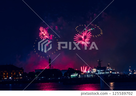 Minatomirai Smart Festival Fireworks Display Minatomirai Smart Festival Fireworks Display 125589702
