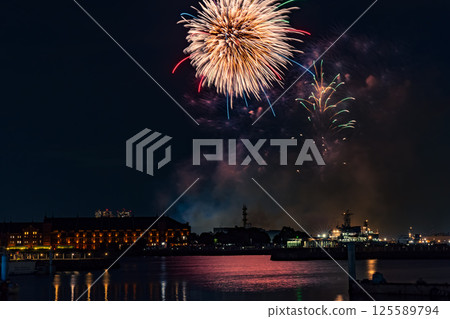 Minatomirai Smart Festival Fireworks Display Minatomirai Smart Festival Fireworks Display 125589794