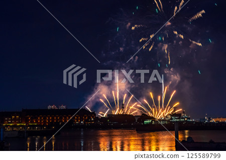Minatomirai Smart Festival Fireworks Display 125589799