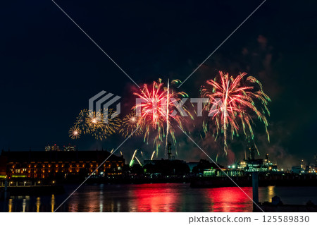 Minatomirai Smart Festival Fireworks Display Minatomirai Smart Festival Fireworks Display 125589830