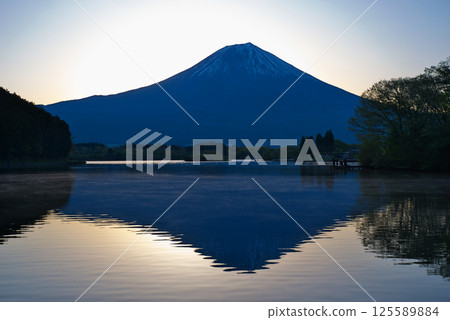 Inverted Fuji at dawn as seen from Lake Tanuki 125589884