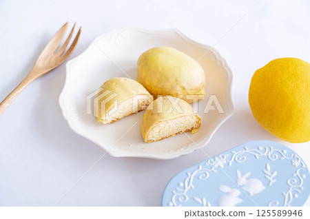Refreshing lemon cake Refreshing lemon cake 125589946