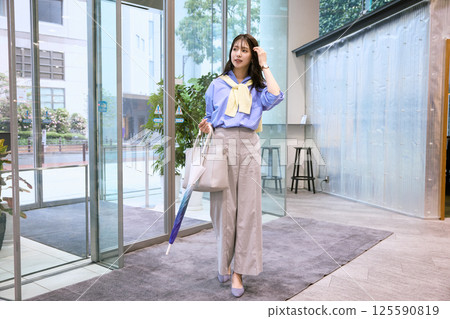 A woman going to work in the office 125590819