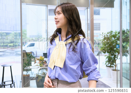 A woman going to work in the office 125590831