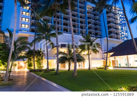 Hawaii holiday: night view of resort hotel Hawaii holiday: night view of resort hotel 125591869