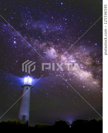 The spring Milky Way as seen from Tsumekizaki Lighthouse The spring Milky Way as seen from Tsumekizaki Lighthouse 125596595