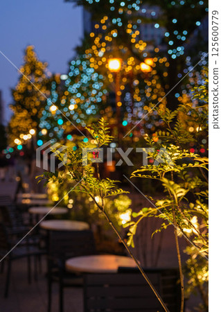 Illuminated night on Midosuji in Osaka Illuminated night on Midosuji in Osaka 125600779