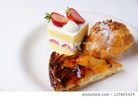 Shortcake Western confectionery 125601024