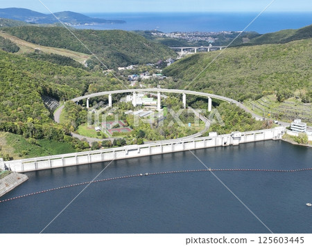 [Hokkaido from the sky] Asari Dam, Asari, and the city of Otaru 125603445