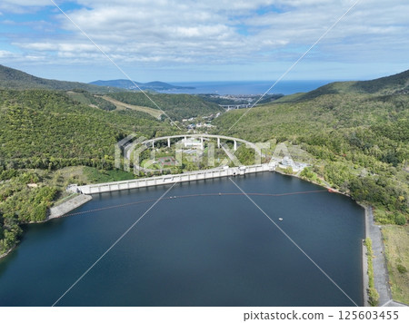 [Hokkaido from the sky] Asari Dam, Asari, and the city of Otaru 125603455
