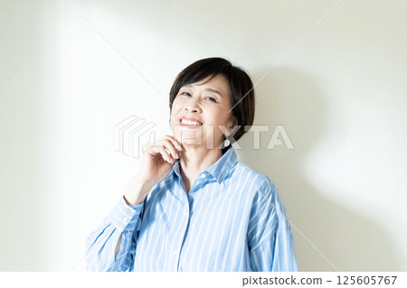 年輕高級女性肖像 125605767