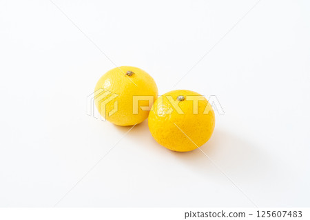 Refreshing Shonan Gold on a white background 125607483