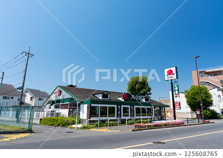 Bamiyan Komae Branch, Spring blue sky, Nakaizumi, Komae City, Tokyo 125608765