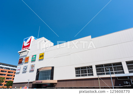 Ito-Yokado Kokuryo store and clear spring weather in Kokuryo-cho, Chofu City, Tokyo Ito-Yokado Kokuryo store and clear spring weather in Kokuryo-cho, Chofu City, Tokyo 125608770