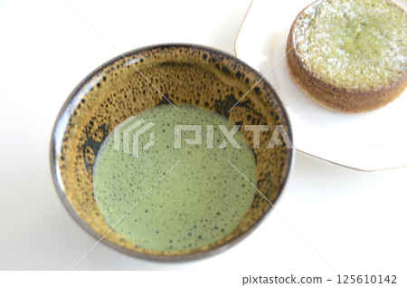 Matcha and matcha sweets - Japanese image Matcha and matcha sweets - Japanese image 125610142