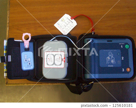 開箱即用的 AED 開箱即用的 AED 125610181