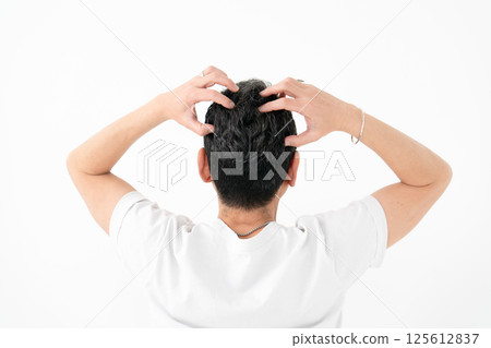 男士美容，中年，護髮，背影 125612837