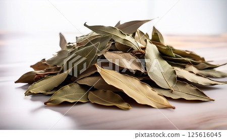 3 dried bay leaves 125616045